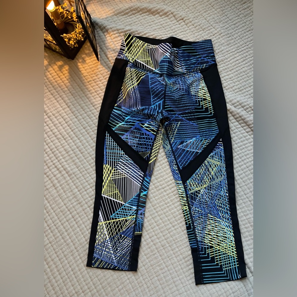 Calvin Klein leggings Size medium Cropped length